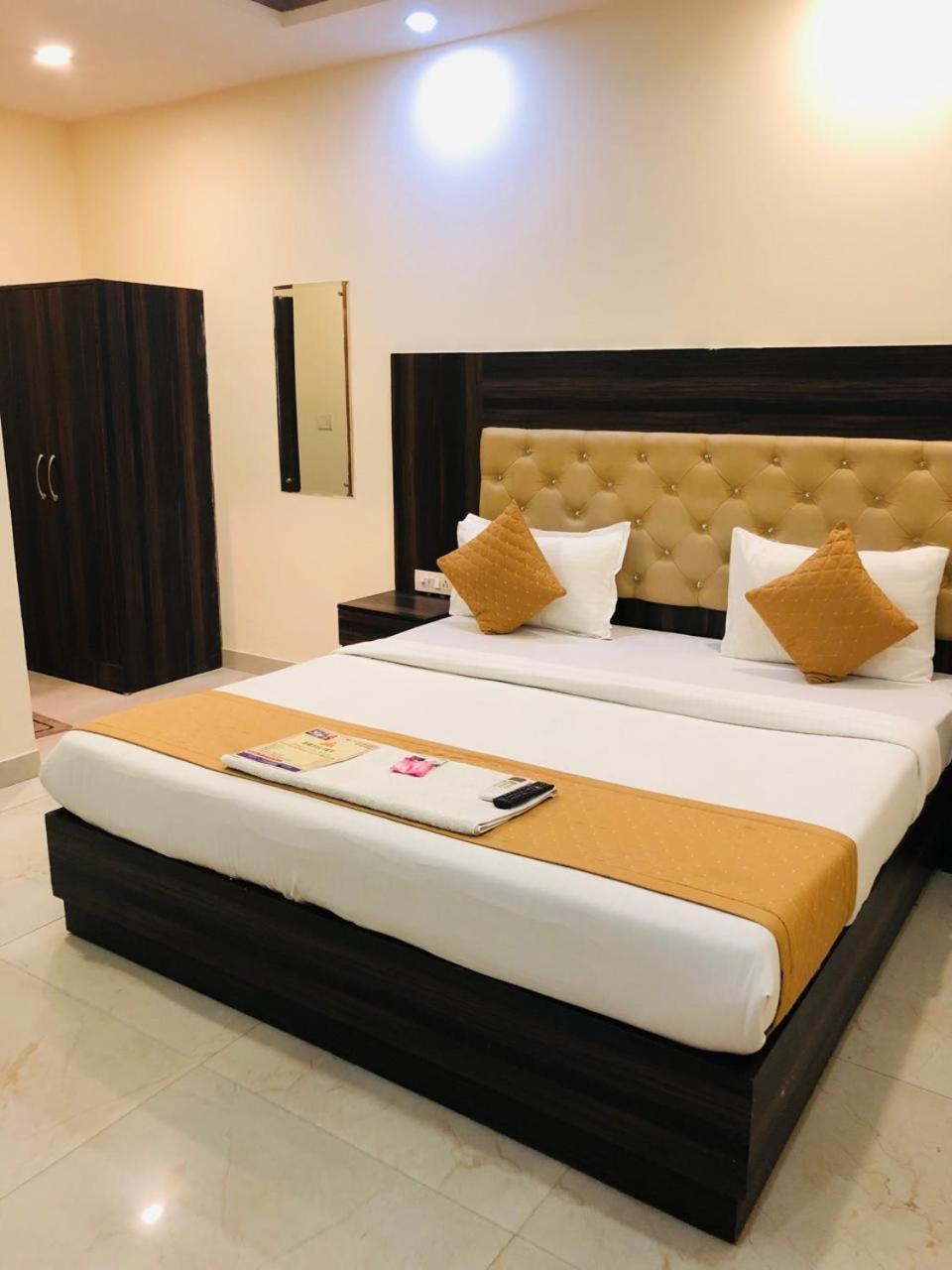 Hotel Ivy Plaza Near Igi Airport New Delhi Exterior foto